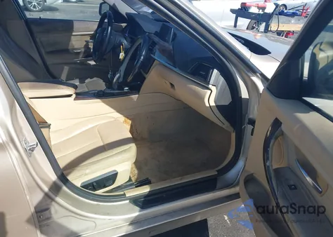 2013 BMW 328I z USA, uszkodzony, nr VIN WBA3A5G58DNP25604